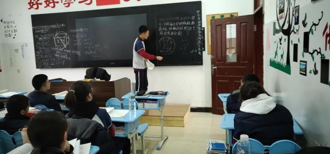 新疆大光華國際學(xué)校(圖6) 新疆大光華國際學(xué)校(圖6)